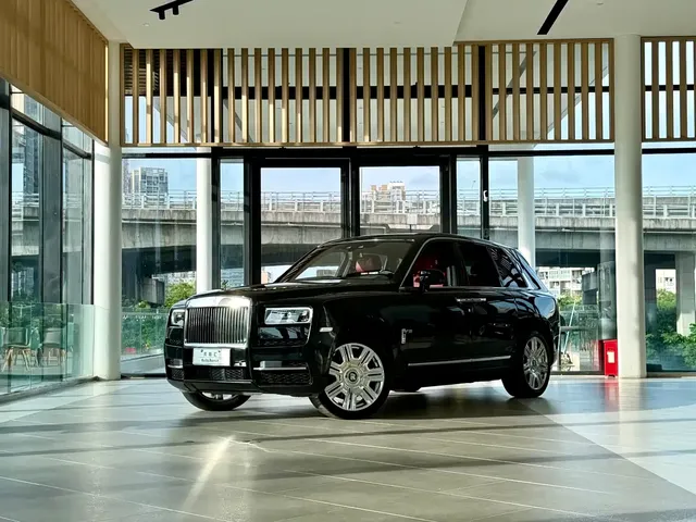 Rolls-Royce Cullinan 2018 5-Seater Version