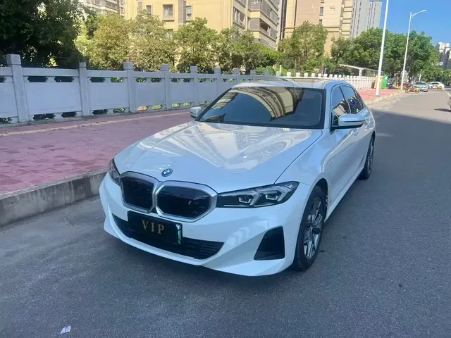 BMW i3 2022 eDrive 35 L