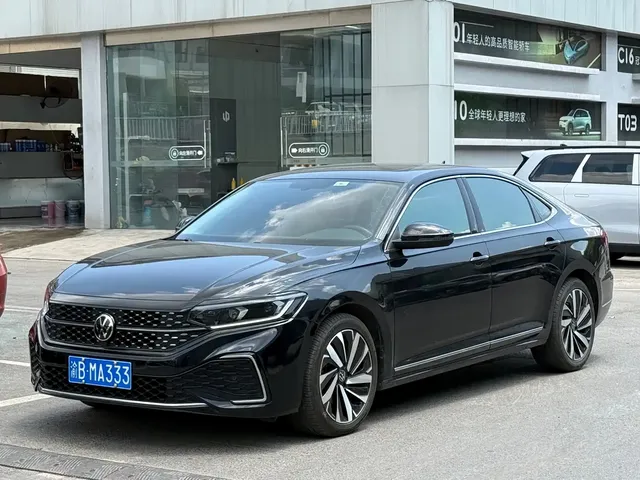 Volkswagen Passat 2022 330TSI Starlight Elite Edition