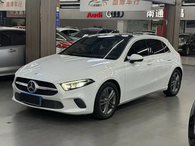 Mercedes-Benz A-Class (Import) 2019 A 200 Dynamic Version