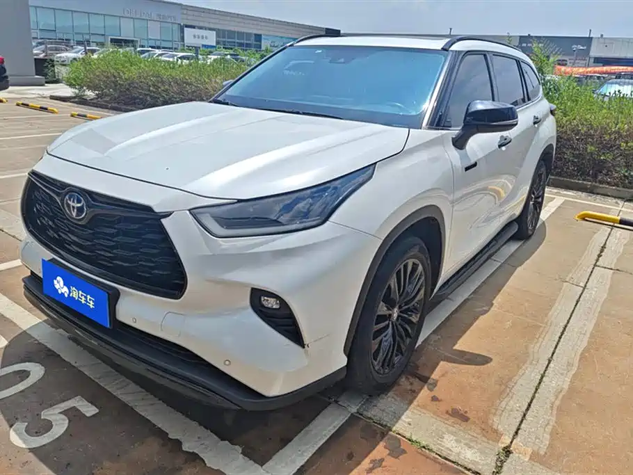 Toyota Highlander 2023 2.5L Smart Hybrid AWD Knight Edition 7-Seater