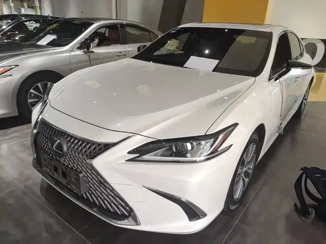 Lexus ES 2020 Model 300h Excellence Edition