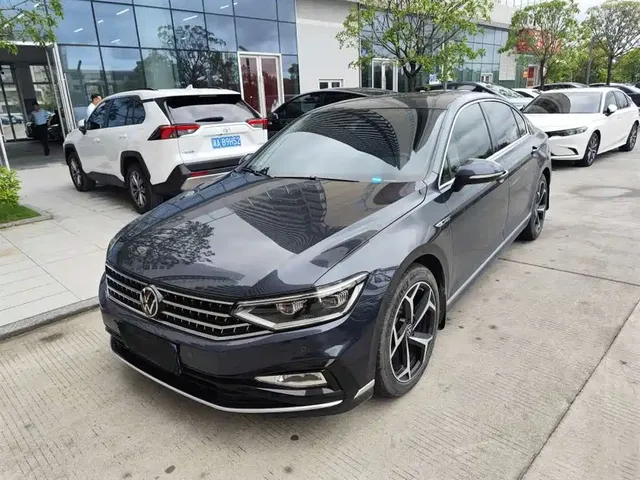 Volkswagen Magotan 2023 Model 2 Million Commemorative Edition 330TSI DSG Luxury