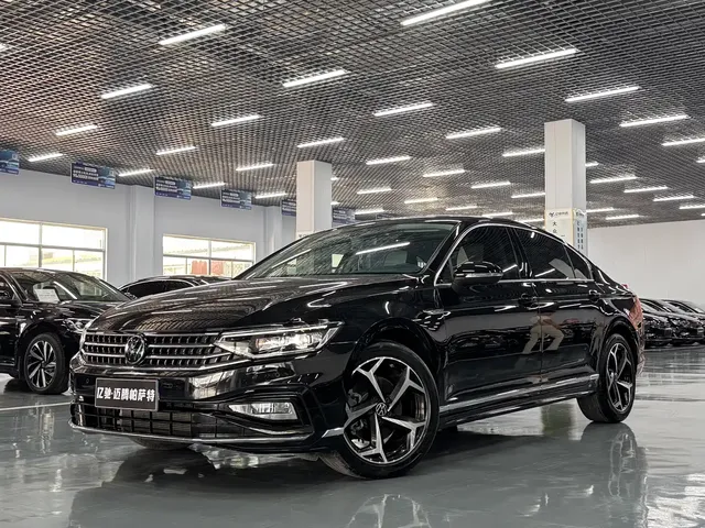 Volkswagen Magotan 2023 Model 2 Million Commemorative Edition 330TSI DSG Luxury
