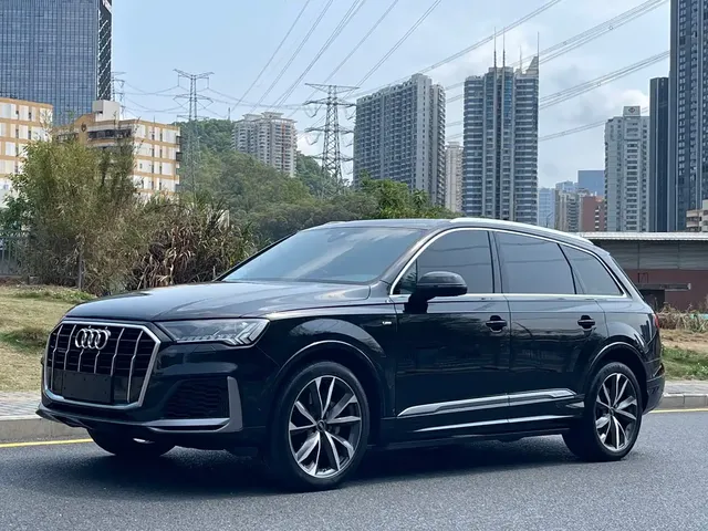 Audi Q7 2023 55 TFSI quattro S line Sport