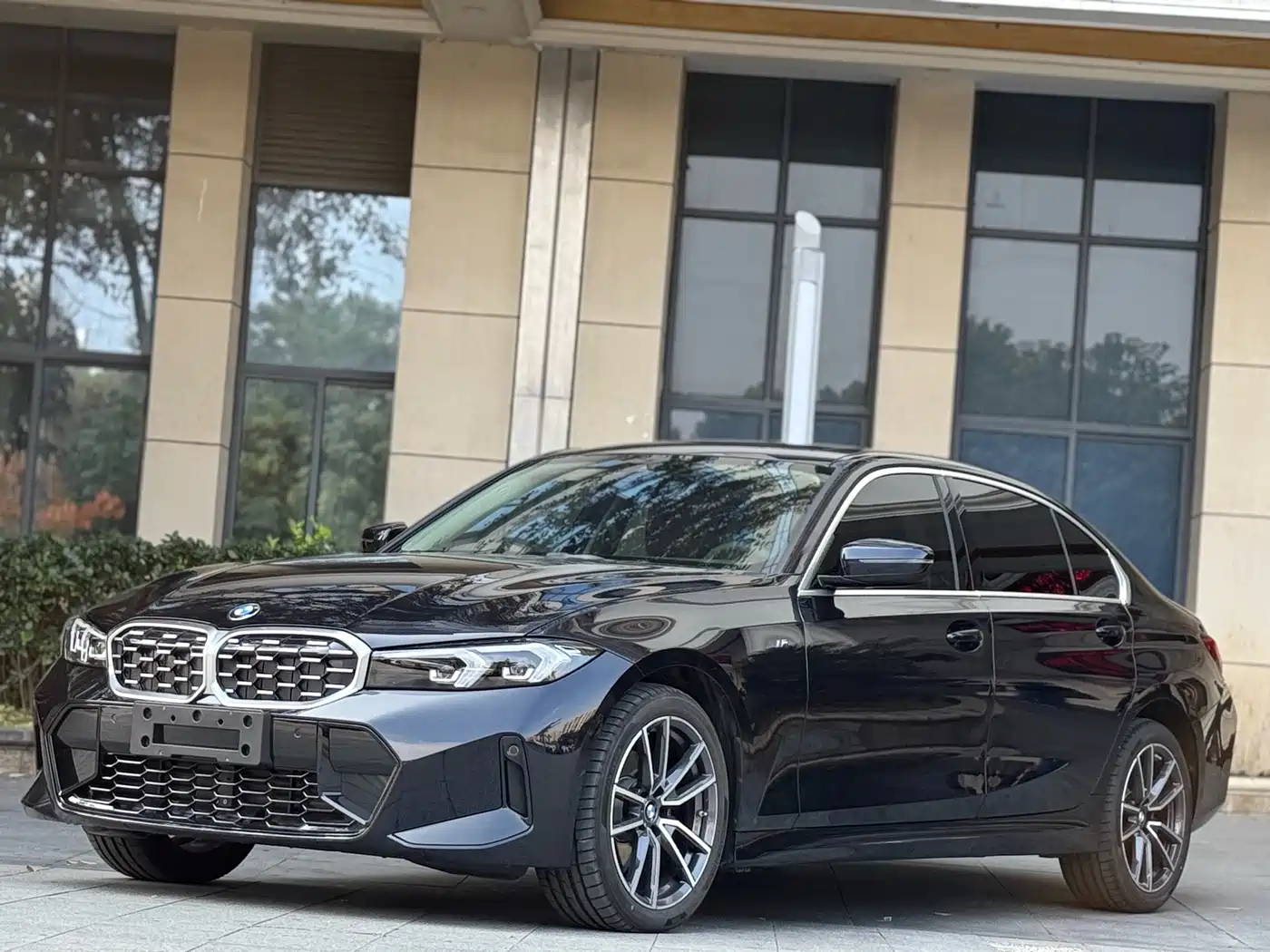 BMW 3 Series 2024 325Li M Sport Package