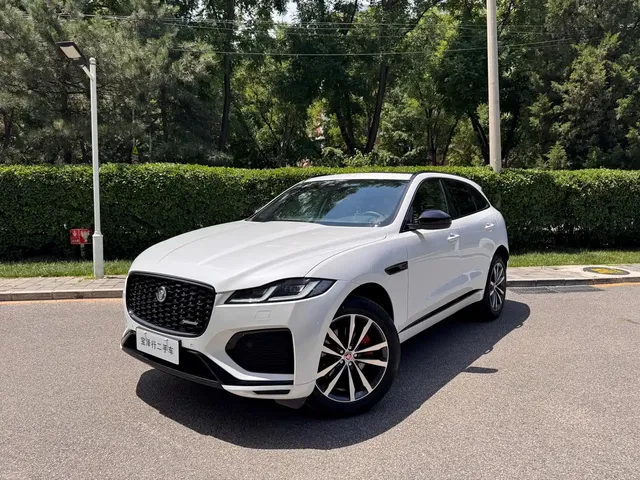 Jaguar F-PACE 2024 P250 R-Dynamic SE