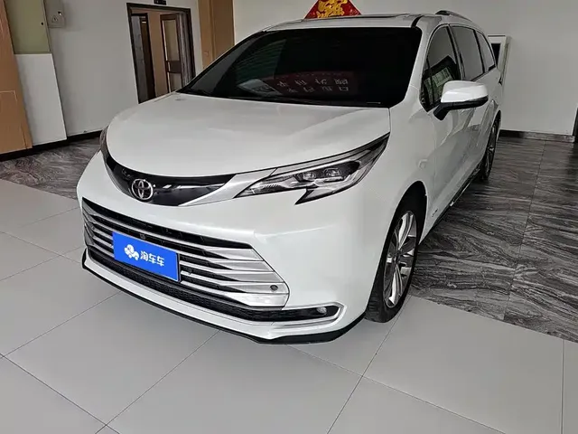 Toyota Sienna 2024 2.5L Hybrid Platinum Edition