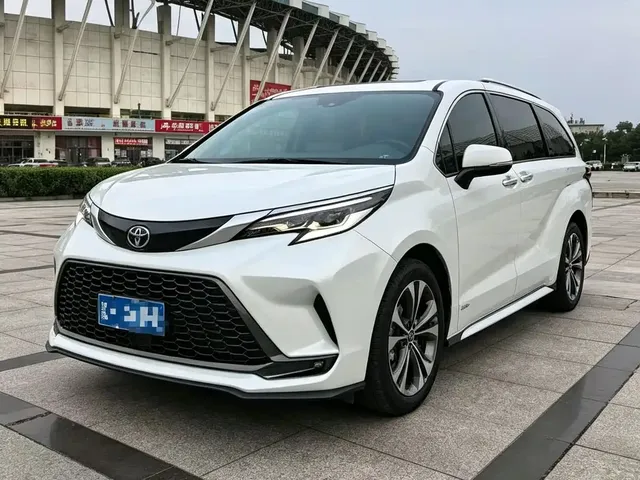 Toyota Granvia 2024 2.5L Hybrid Flagship ULTRA