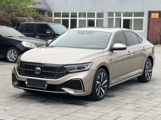 Volkswagen Passat 2022 330TSI Starlight Luxury Edition