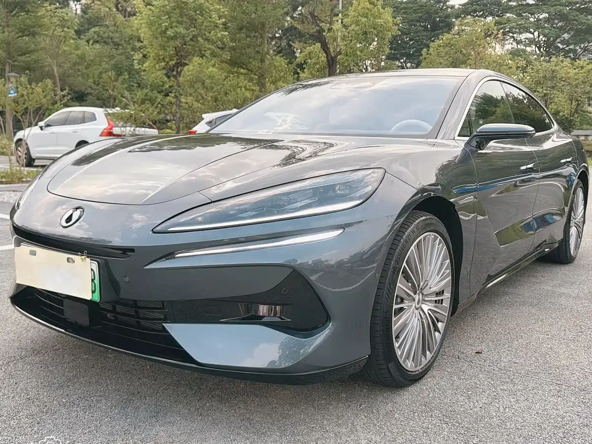 Denza Z9 2024 Model 1100km AWD Ultra Edition