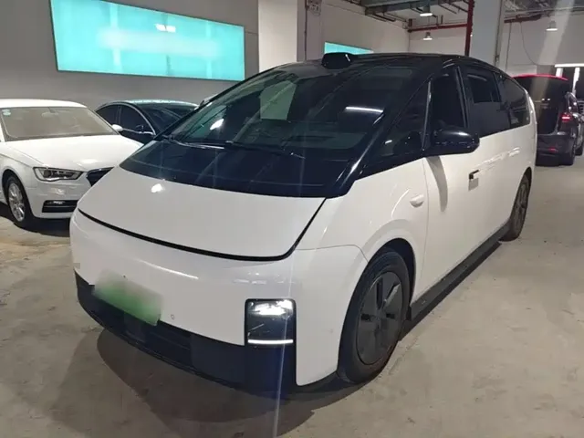 Li Auto MEGA 2024 Ultra