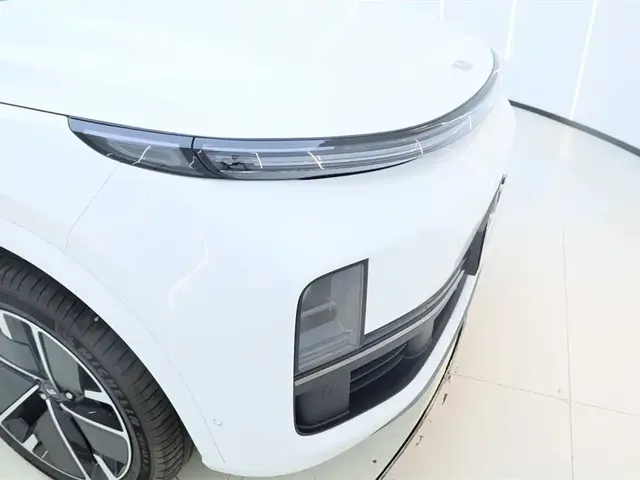 Li Auto Li L8 2025 Max Smart Renewal Edition