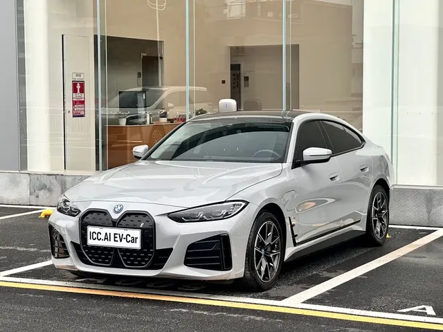 BMW i4 2023 eDrive35