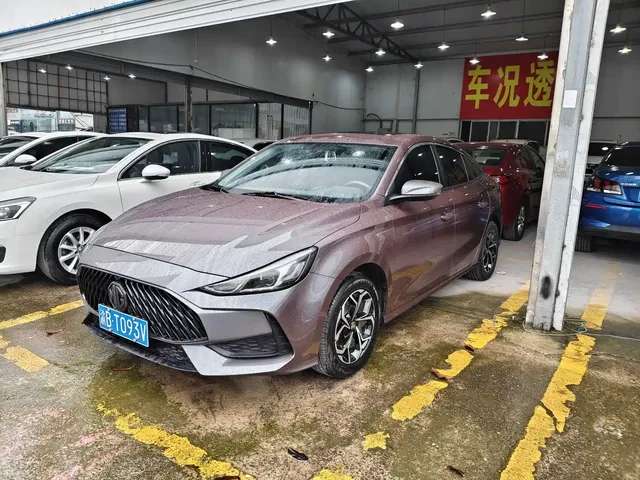 MG 5 2023 180DVVT CVT Luxury Edition