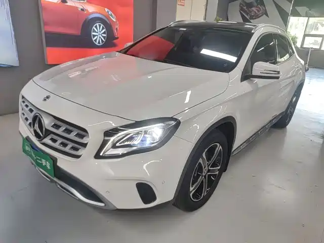 Mercedes-Benz GLA 2018 GLA 200 Fashion