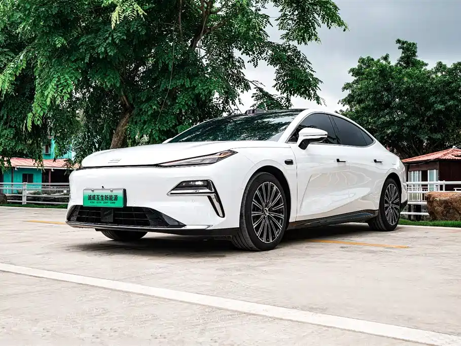 Geely Galaxy Xingyao 8 2025 130km EM-P Starship Edition