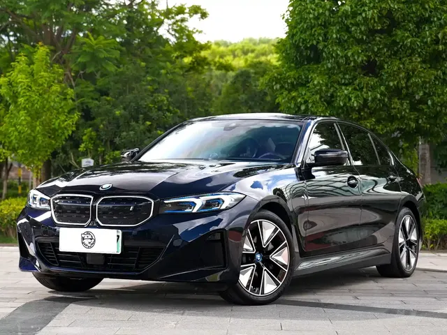 BMW i3 2023 eDrive 40 L Shadow Night Sport Package