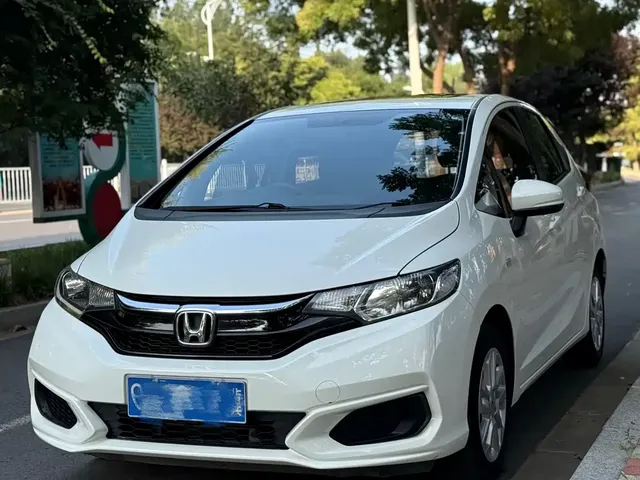 Honda Fit 2018 1.5L CVT Comfort Sunroof Edition