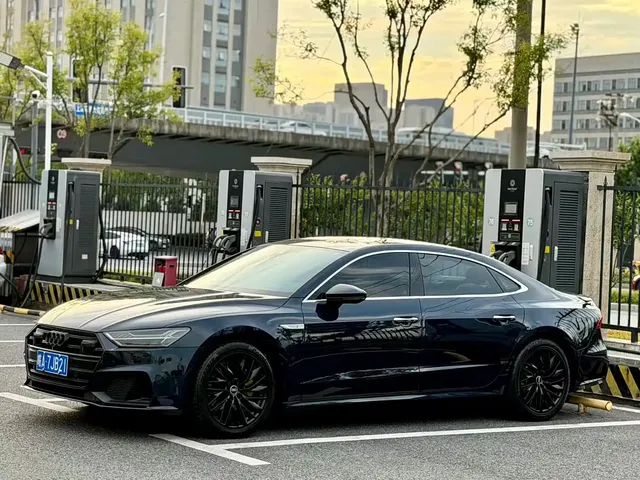 Audi A7L 2022 45 TFSI S-line Dream Builder Crystal Package
