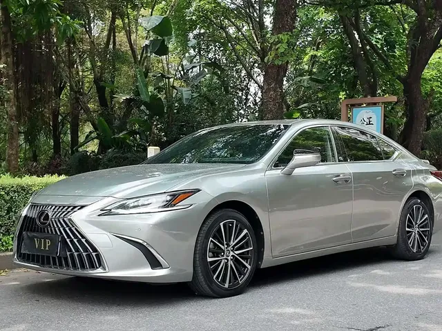 Lexus ES 2022 300h Ultimate Edition