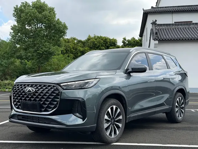 Chery Tiggo 8 PLUS 2025 290TGDI DCT Luxury 5-seater
