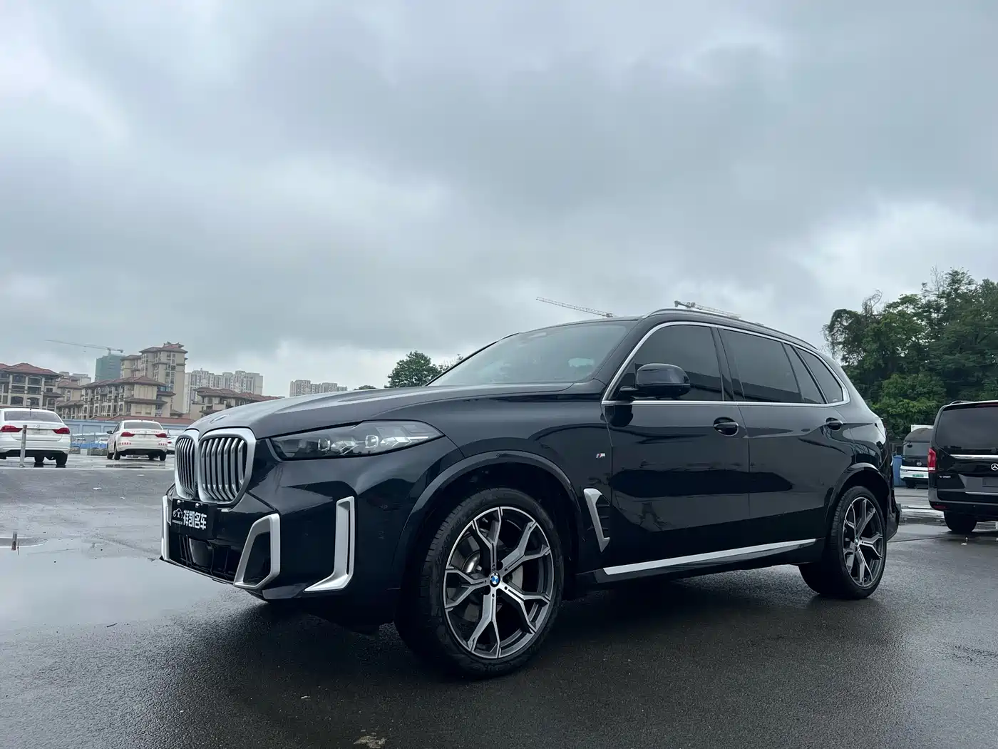 BMW X5 2025 Model xDrive 30Li Exclusive M Sport Blackout Package