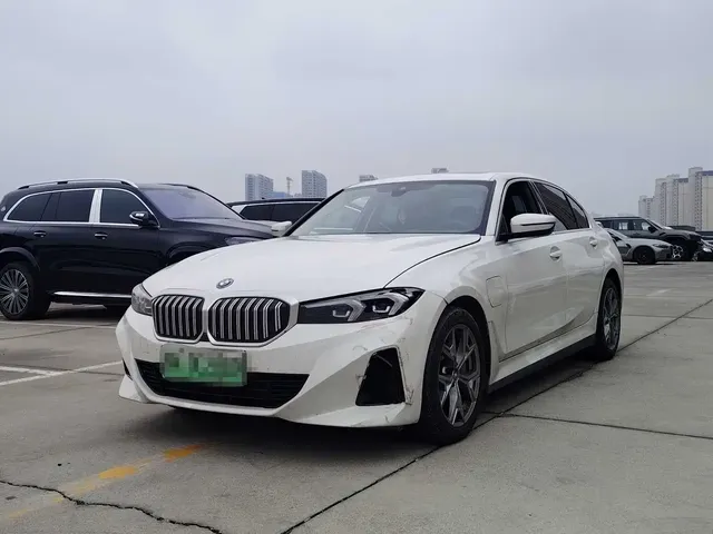 BMW i3 2022 eDrive 35 L