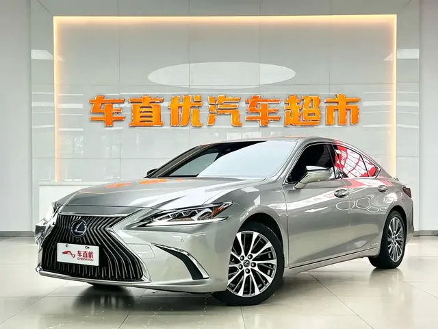 Lexus ES 2020 Model 300h Premium Edition China V