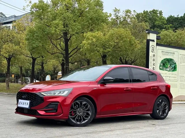Ford Focus 2022 Hatchback EcoBoost 180 Automatic ST Line