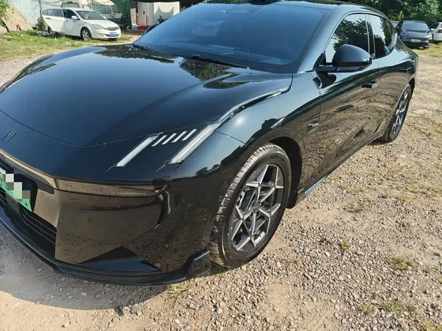 Lynk & Co 10 EM-P 2025 240km Base