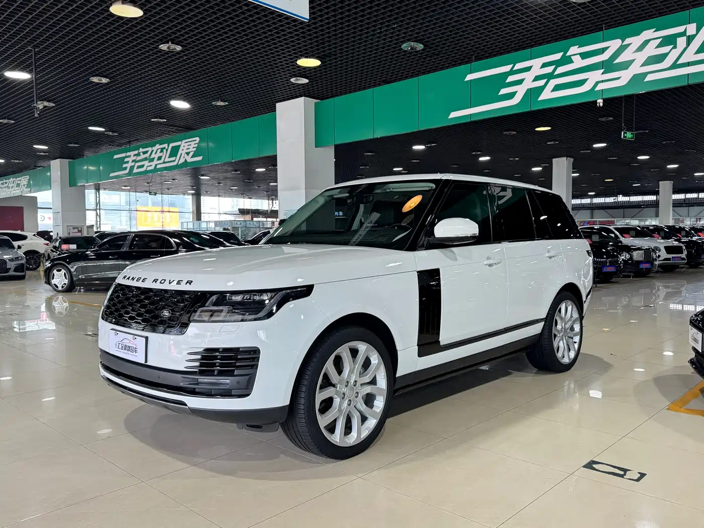 Land Rover Range Rover 2022 3.0 L6 360PS Heritage Edition