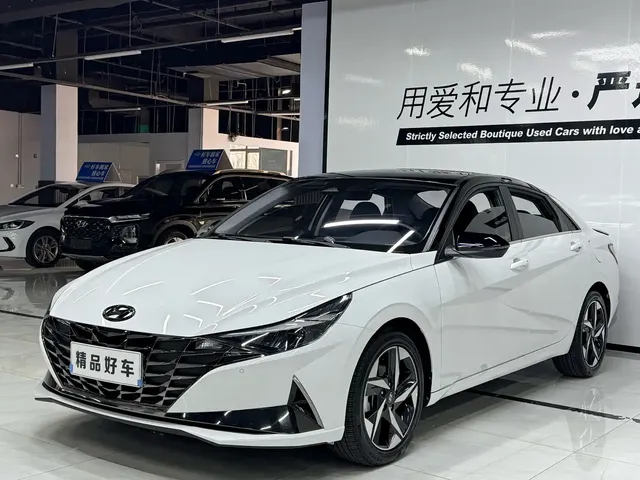 Hyundai Elantra 2021 1.5L CVT LUX Premium Edition