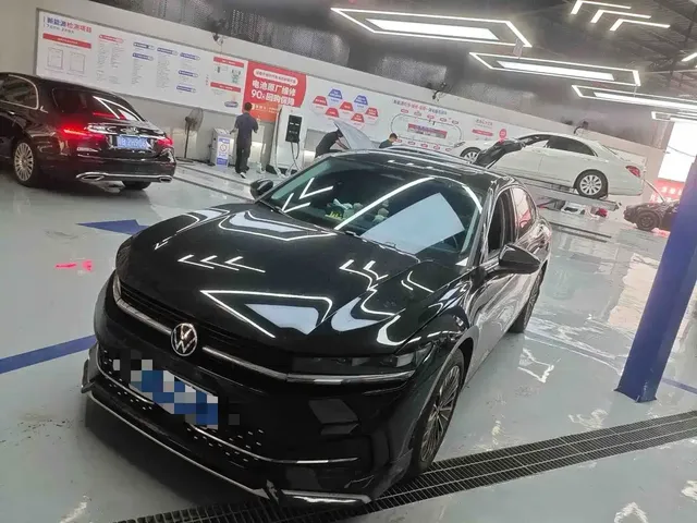 Volkswagen Magotan 2026 Model 380TSI DSG Premium Edition Damai Package