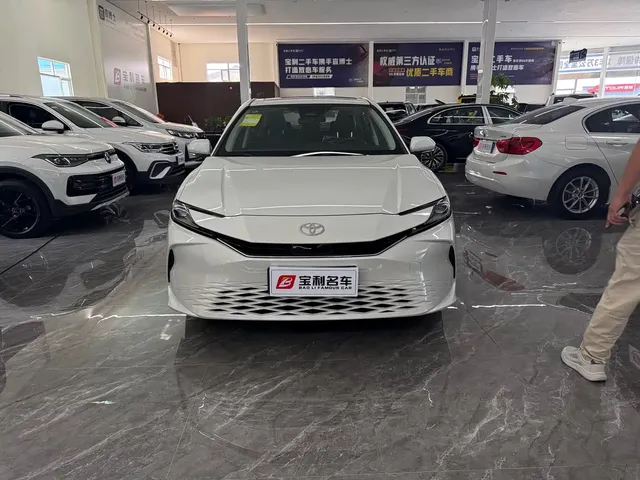 Toyota Camry 2026 Hybrid 2.0HE Elite Edition
