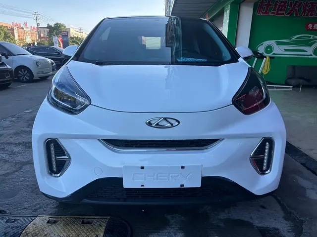 QQ New Energy Little Ant 2022 Sweet Pink Edition Half Sugar Version LFP Lithium 30kW 301km
