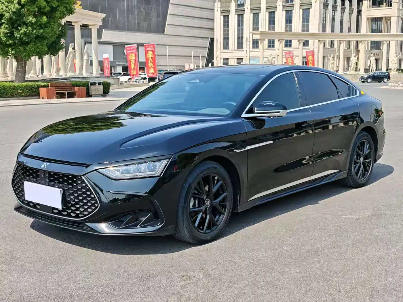 BYD Han 2023 DM-i Champion Edition 121KM Prestige