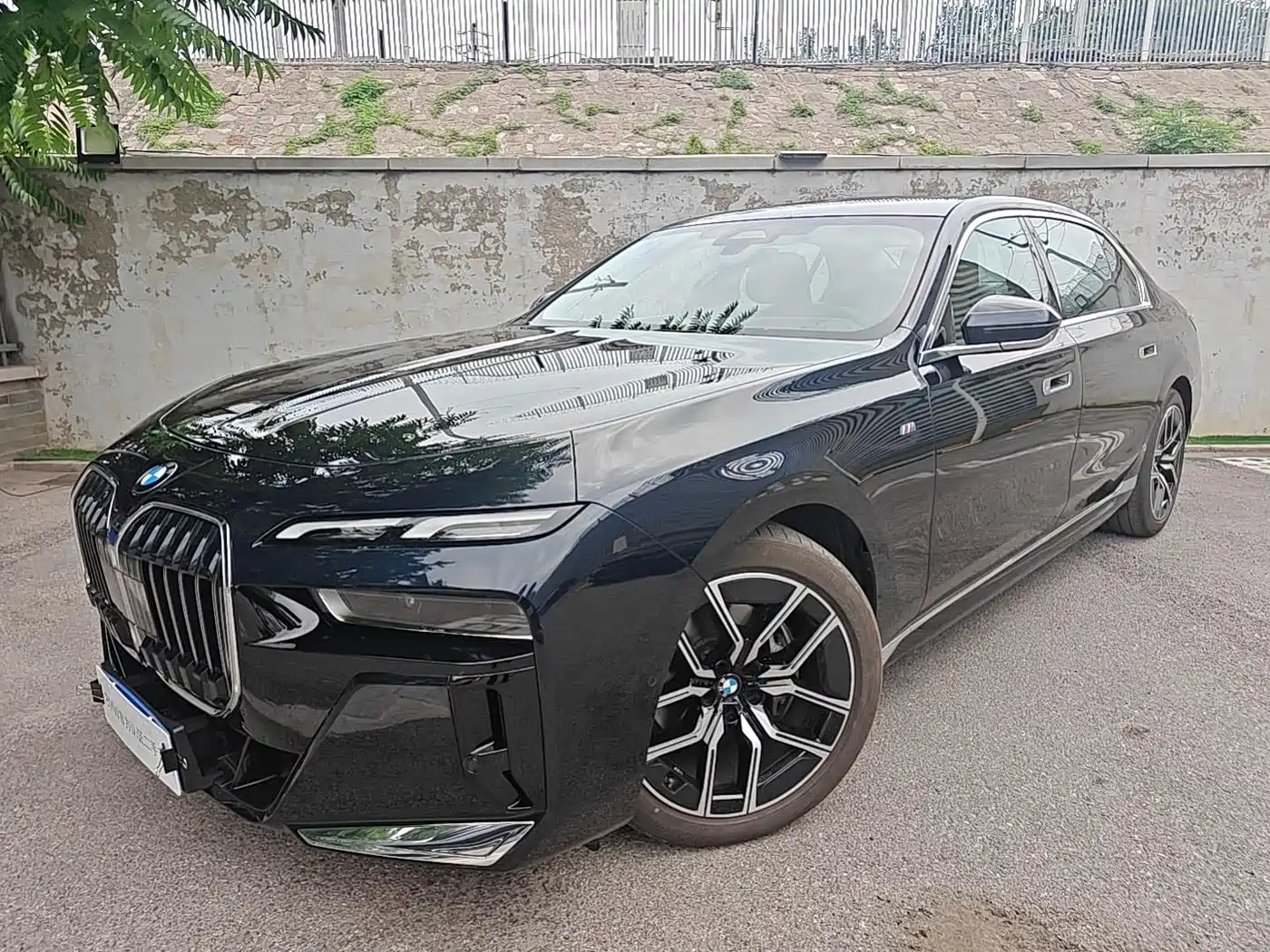 BMW 7 Series 2023 Model 735Li M Sport Package