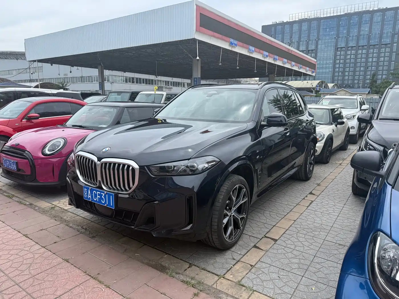 BMW X5 2023 xDrive 30Li Premium M Sport Black Night Package
