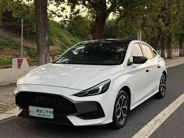 MG 5 2023 180DVVT CVT Luxury Edition