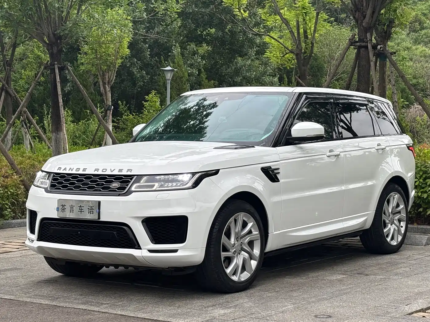 Land Rover Range Rover Sport 2020 3.0 L6 HSE DYNAMIC