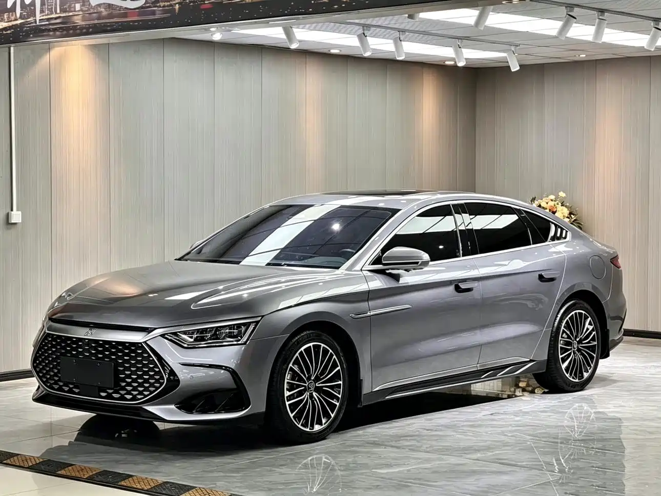 BYD Han 2023 DM-i Champion Edition 121KM Premium