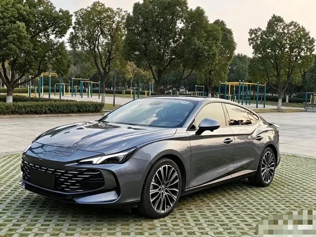 MG 7 2023 2.0T Automatic Trophy+ Exciting World Edition