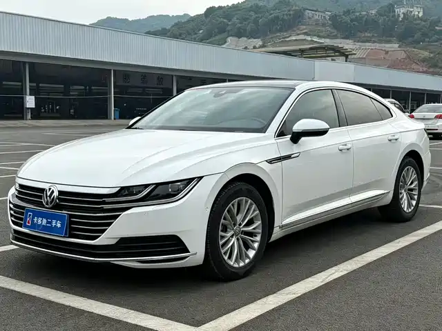 Volkswagen FAW-Volkswagen CC 2019 330TSI Charming Appearance (China V)