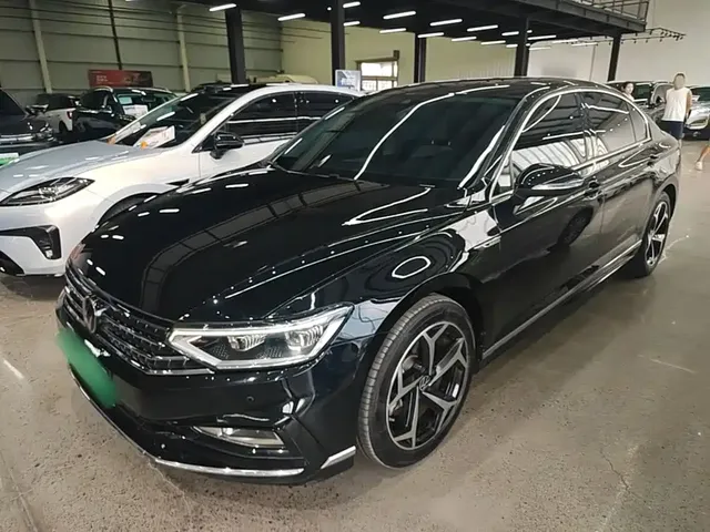 Volkswagen Magotan 2023 Model 2 Million Commemorative Edition 330TSI DSG Luxury