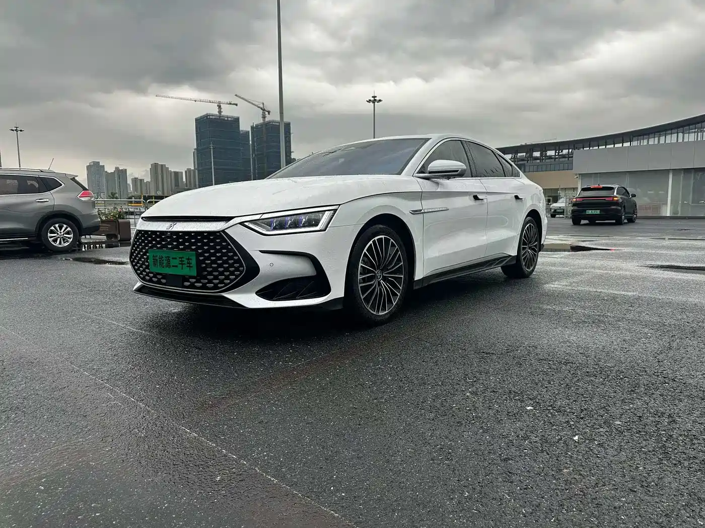 BYD Han 2022 DM-i 121KM Prestige