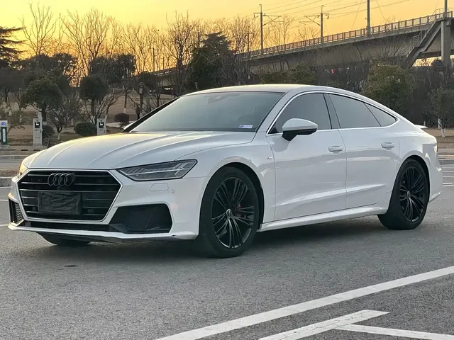 Audi A7 2023 Model 45 TFSI Premium Selection Edition