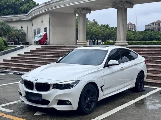BMW 3 Series GT 2017 320i Luxury Design Package