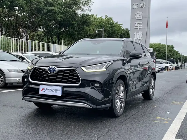 Toyota Highlander 2022 Model Dual Engine 2.5L 4WD Premium Edition 7-Seater