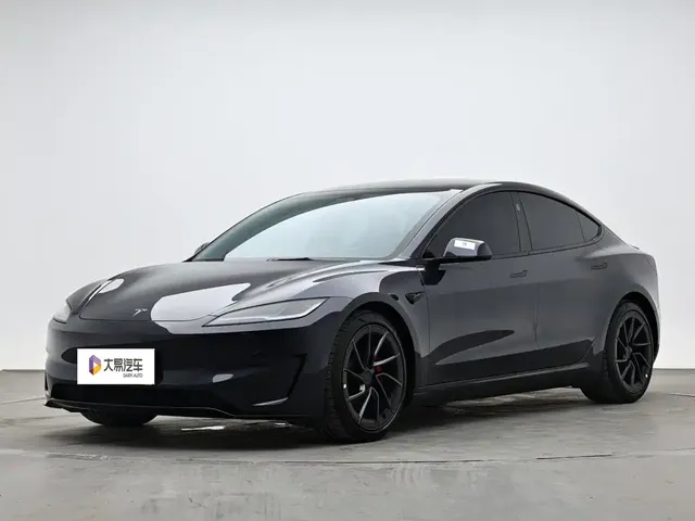 Tesla Model 3 2024 High-Performance All-Wheel Drive Edition